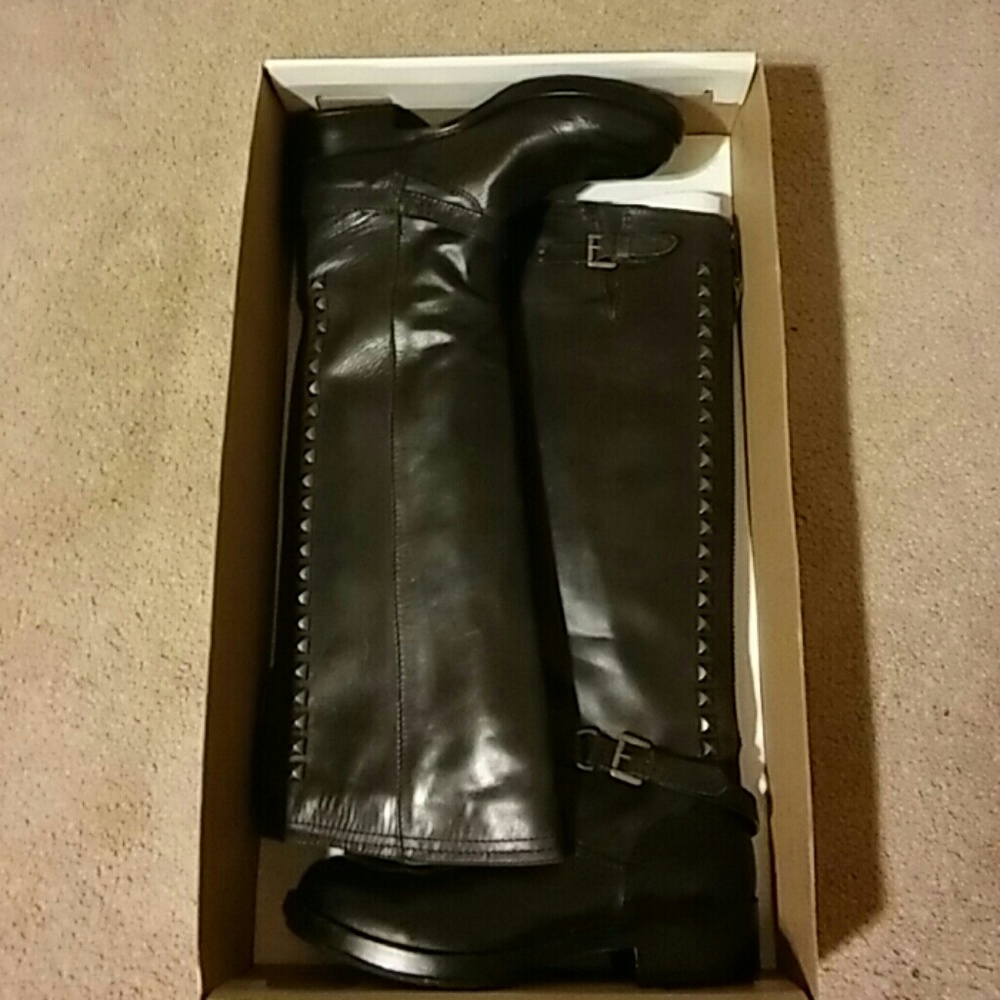 Steve Madden black leather women's boots size 8